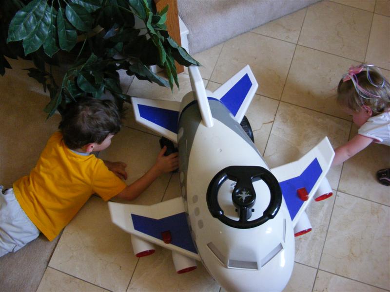 Jess_FirstTrip-HeavyIron (12).JPG - Alex showing me how to perform a "walk-around" inspection before we depart!...